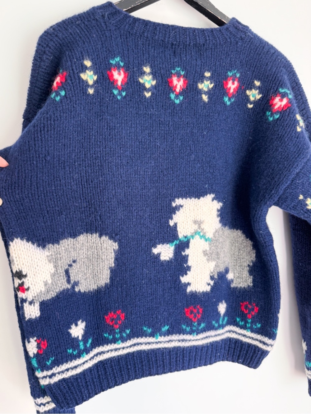Vtg Woolrich Pure Virgin Wool Dog Sweater Navy Blue Sheepdog Floral Knit XL - Picture 8 of 13